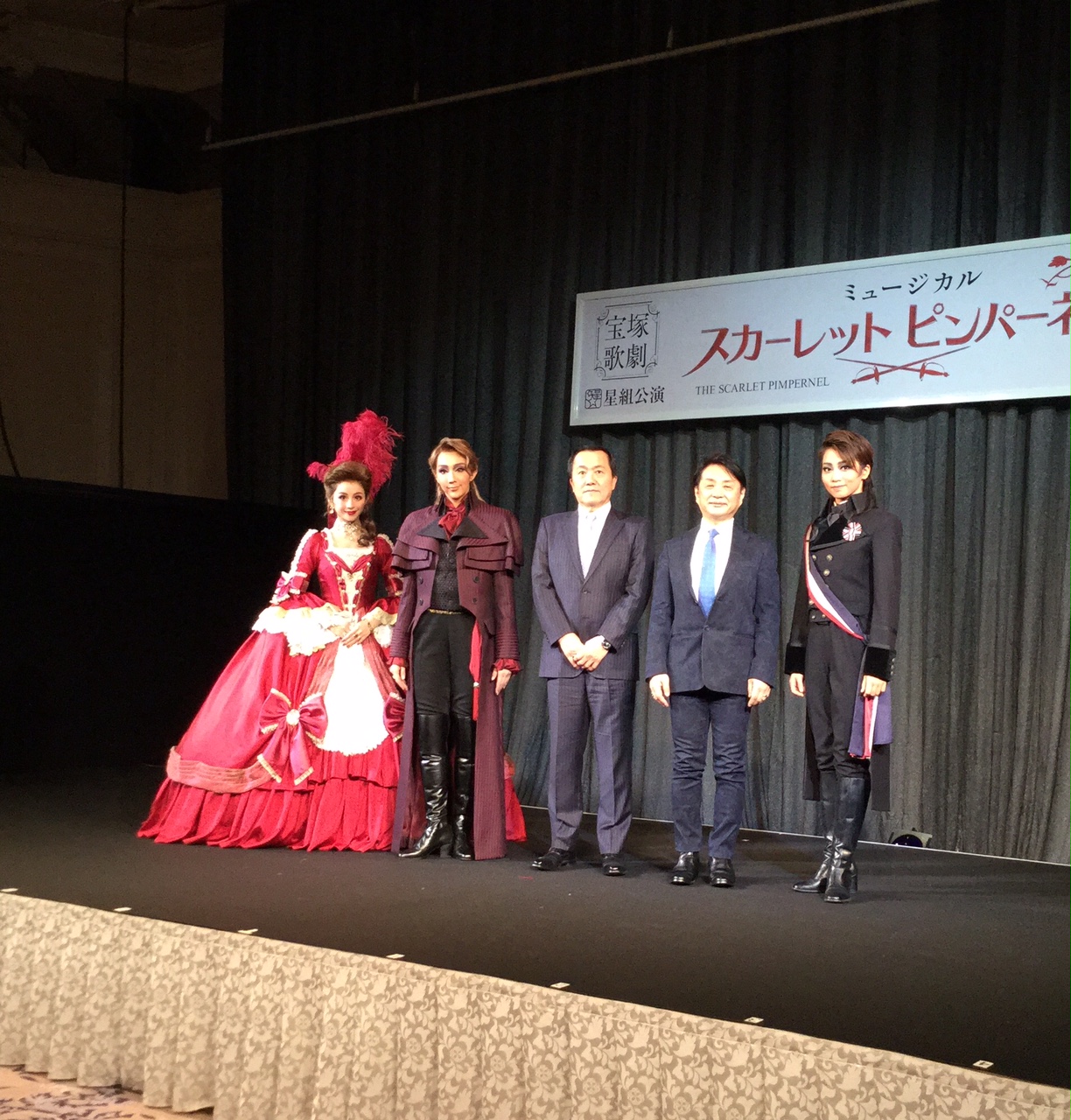 宝塚歌劇 星組公演『THE SCARLET PIMPERNEL』制作発表会 | WANI BOOKOUT｜ワニブックスのWEBマガジン｜ワニ