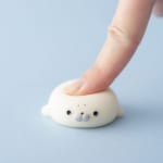 TVやSNSで大人気＆入手困難の“もちもちフィギュア”が自分で作れちゃう！ 『もちもちあざらしくんの作り方』の本が出た！