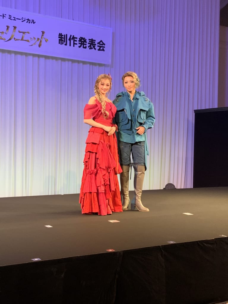 宝塚歌劇 星組公演『ロミオとジュリエット』制作発表会 WANI BOOKOUT｜ワニブックスのWEBマガジン