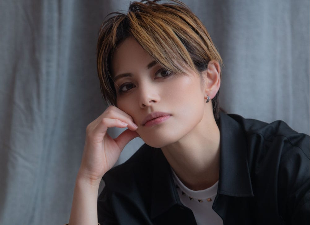 プラスアクト10月号（9月12日発売）に雪組・朝美 絢さんが登場