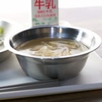 【給食で節約？】すがちゃん最高No.１の切ないけど面白い「中１一人暮らしテクニック」とは？
