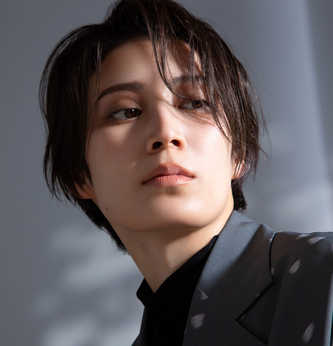 プラスアクト10月号（9月12日発売）に雪組・瀬央ゆりあさんが登場