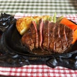 足を延ばして通う、とっておきの肉料理店　藤沢【Kitchenこまがた】